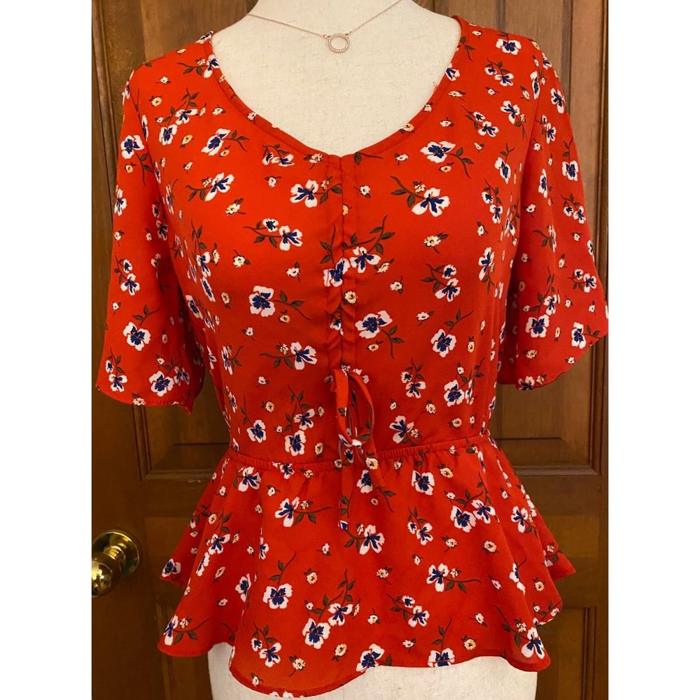Socialite‎ Peplum Top Women XS Red Floral Elastic Waist Date Night Fall Festival